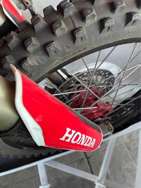 2002 Honda CR - Image 5 of 9