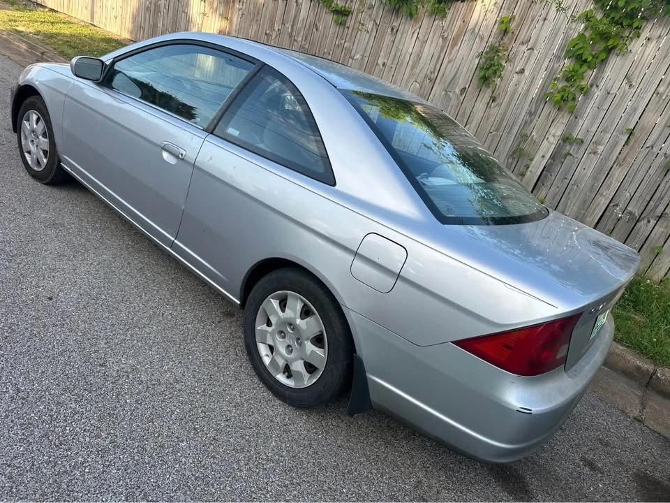2002 Honda Civic 7th Gen - Image 2 of 13