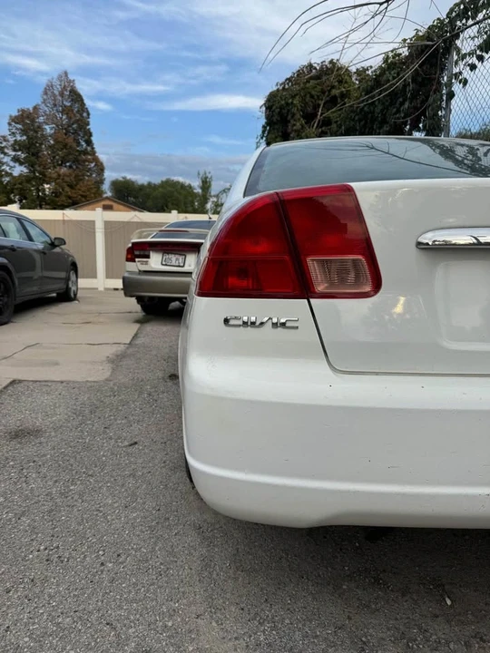 2002 Honda Civic 7th Gen - Image 2 of 10