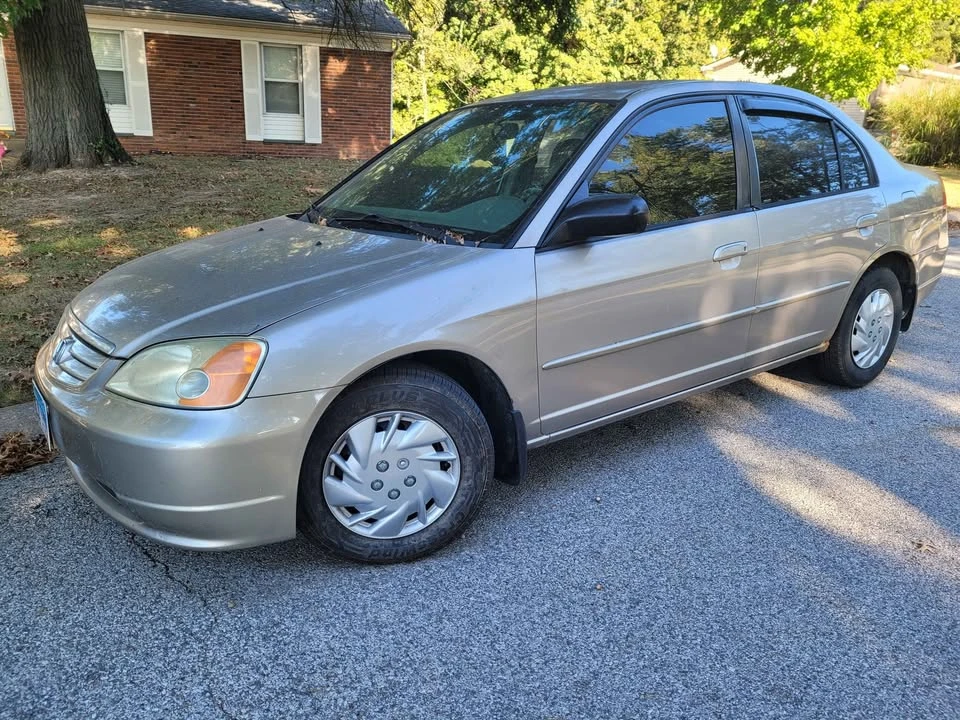 2002 Honda Civic 7th Gen - Image 2 of 10