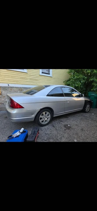 2002 Honda Civic 7th Gen - Image 2 of 9