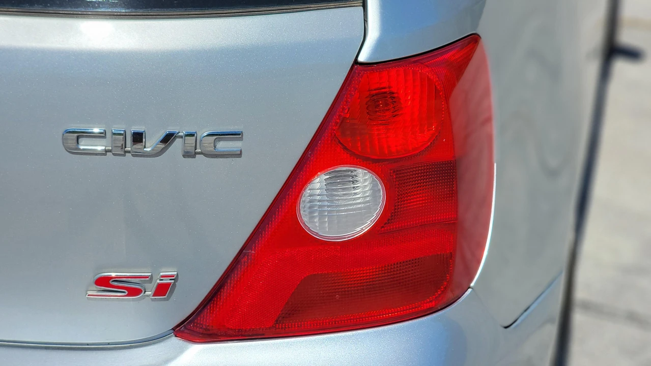 2002 Honda EP3 Civic Si - Image 15 of 31
