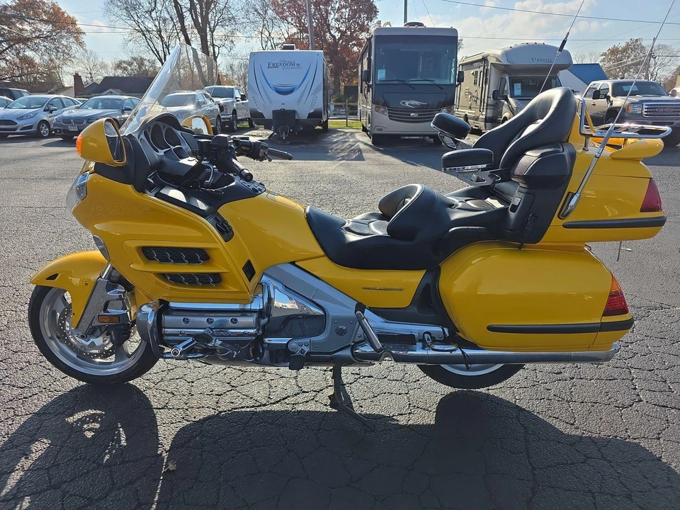 2002 Honda Gold Wing - Image 19 of 29