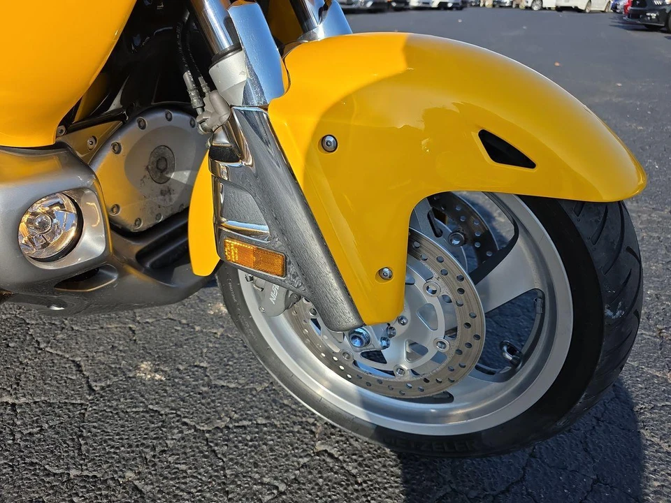 2002 Honda Gold Wing - Image 16 of 29
