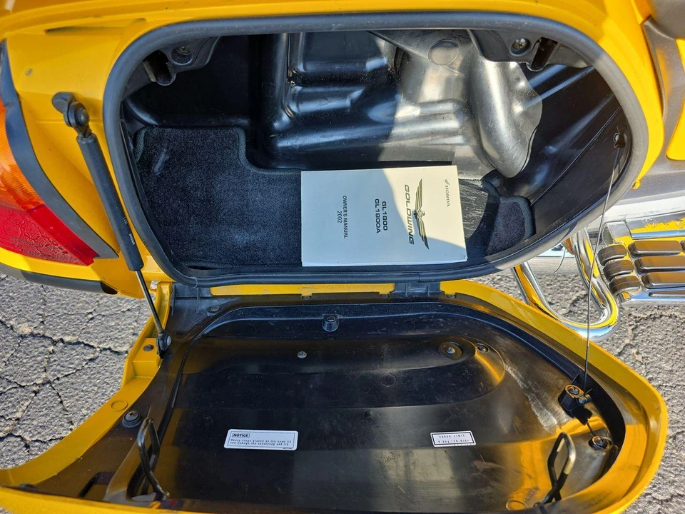 2002 Honda Gold Wing - Image 26 of 29