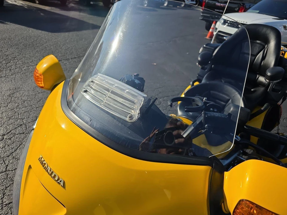 2002 Honda Gold Wing - Image 27 of 29