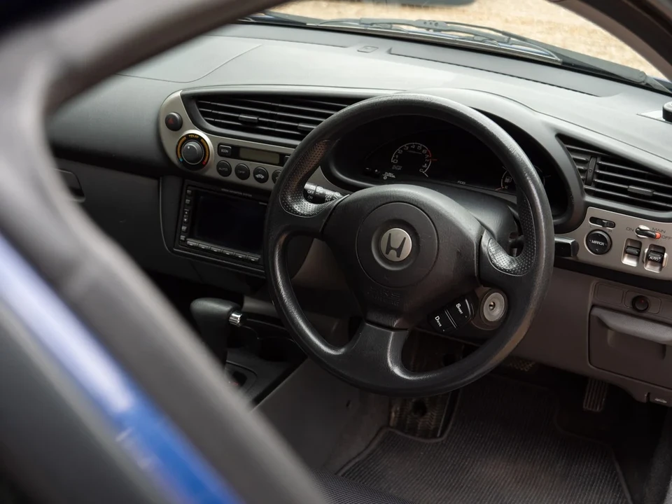 2002 Honda Insight 1st Gen - Image 4 of 31