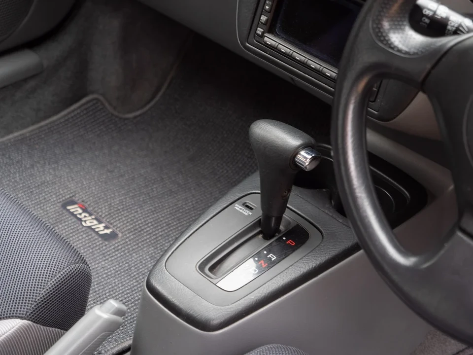 2002 Honda Insight 1st Gen - Image 10 of 31