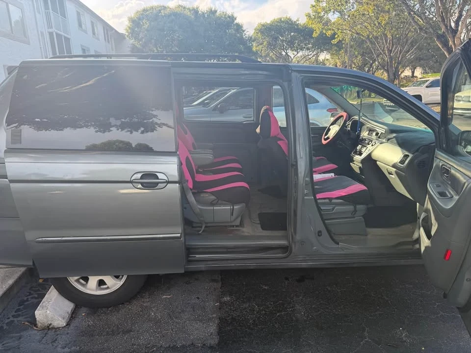 2002 Honda Odyssey - Image 2 of 5