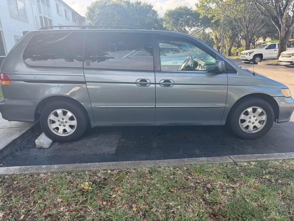 2002 Honda Odyssey - Image 3 of 5