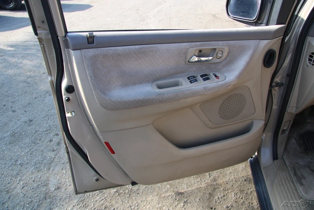 2002 Honda Odyssey - Image 11 of 21