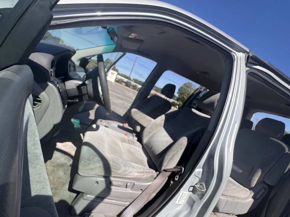 2002 Honda Odyssey - Image 19 of 21