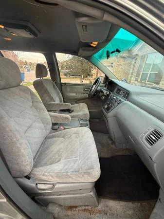 2002 Honda Odyssey - Image 9 of 17