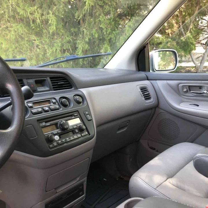 2002 Honda Odyssey - Image 2 of 18