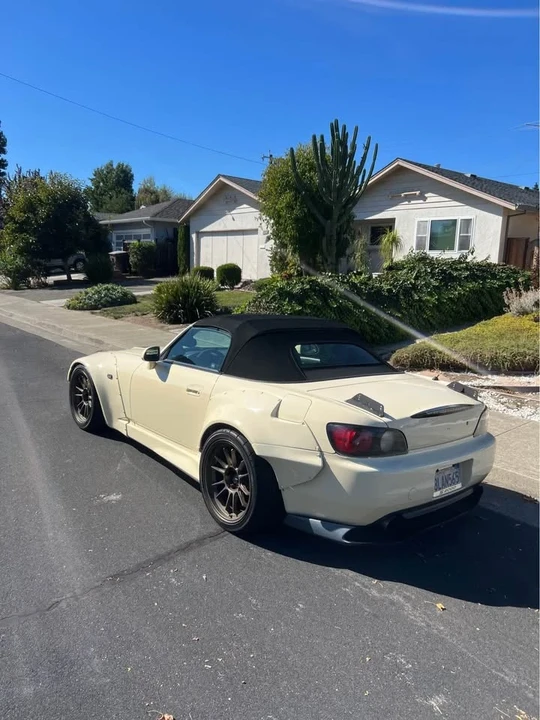 2002 Honda AP1 S2000 - Image 2 of 3
