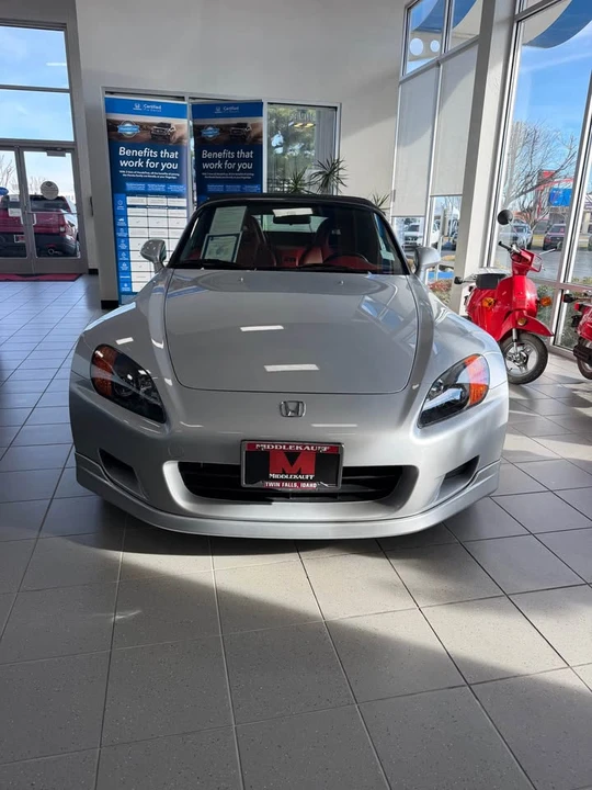 2002 Honda AP1 S2000 - Image 2 of 14