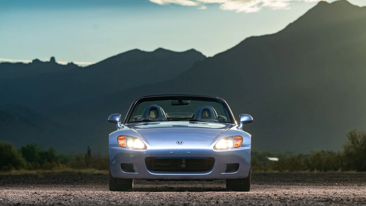 2002 Honda AP1 S2000 - Image 2 of 16