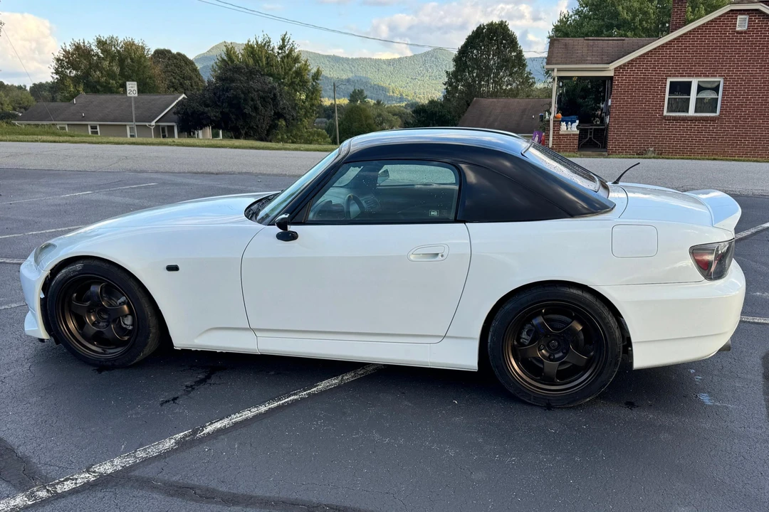 2002 Honda AP1 S2000 - Image 2 of 31