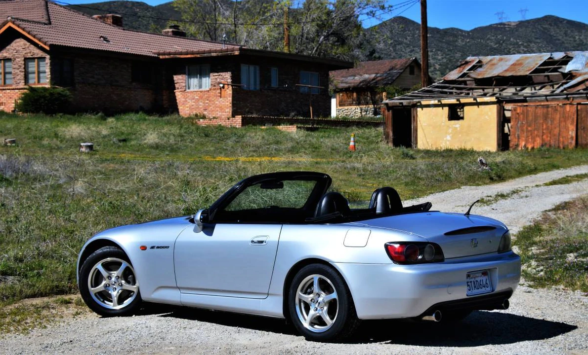 2002 Honda AP1 S2000 - Image 2 of 24