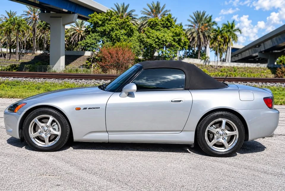 2002 Honda AP1 S2000 - Image 2 of 8