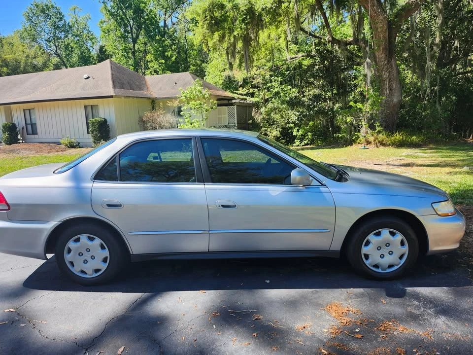 2002 Honda Accord 6th Gen - Image 2 of 11