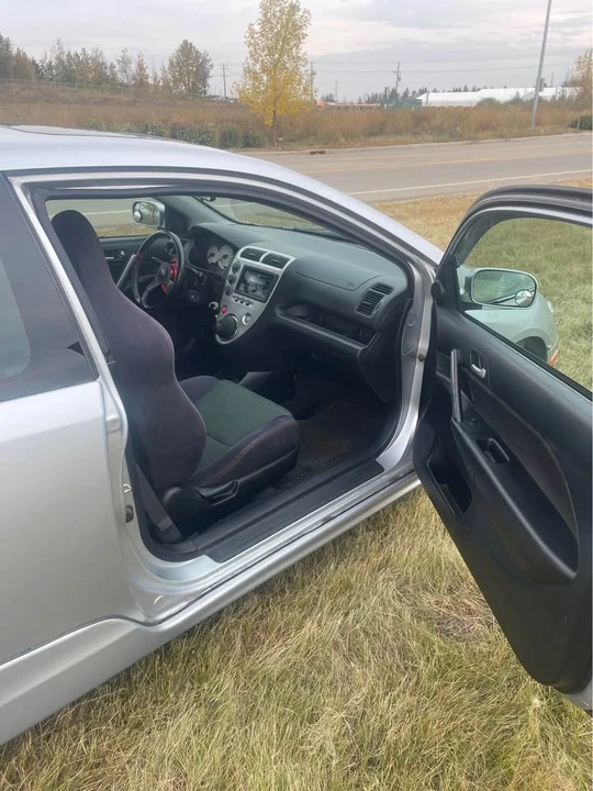 2002 Honda Civic 7th Gen - Image 2 of 12