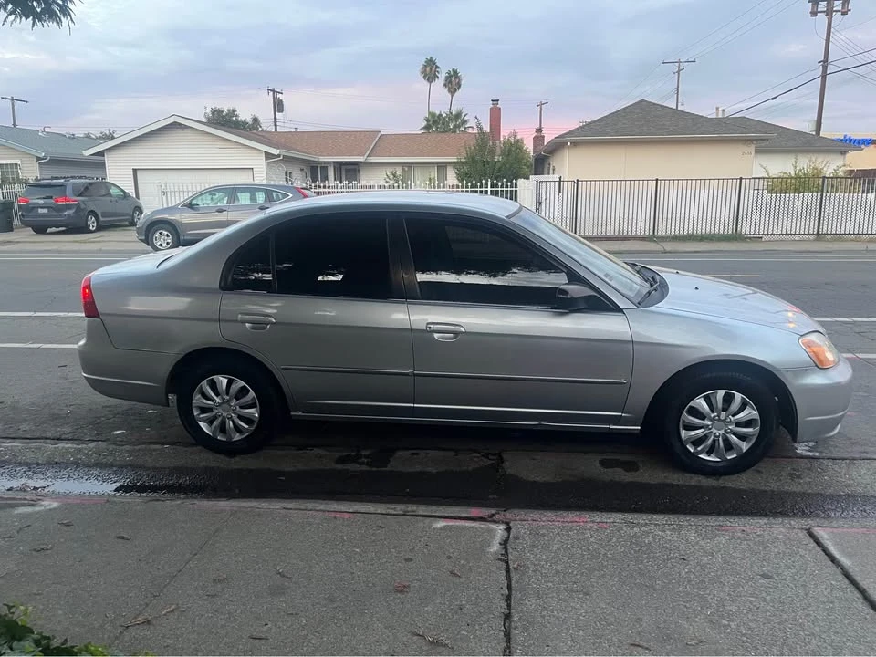 2002 Honda Civic 7th Gen - Image 2 of 12