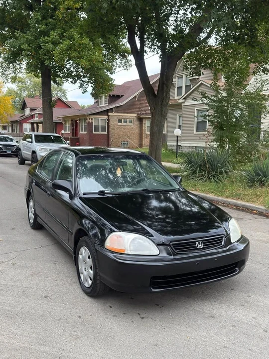 2002 Honda Civic 7th Gen - Image 2 of 12