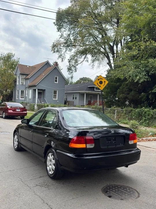 2002 Honda Civic 7th Gen - Image 3 of 12