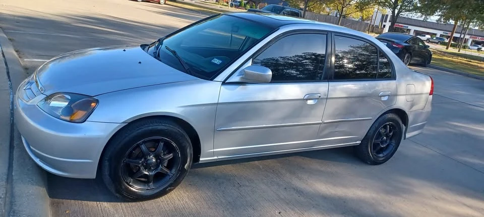 2002 Honda Civic 7th Gen - Image 2 of 12