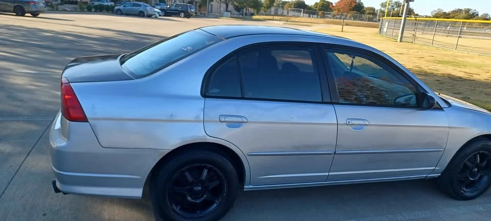 2002 Honda Civic 7th Gen - Image 3 of 12