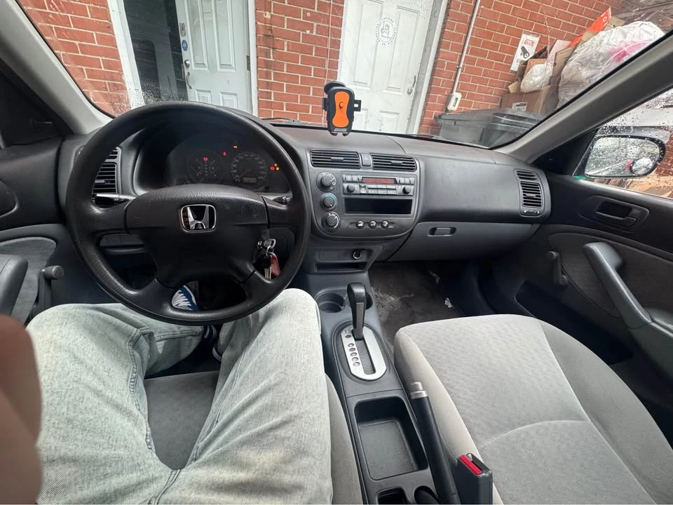 2002 Honda Civic 7th Gen - Image 2 of 12
