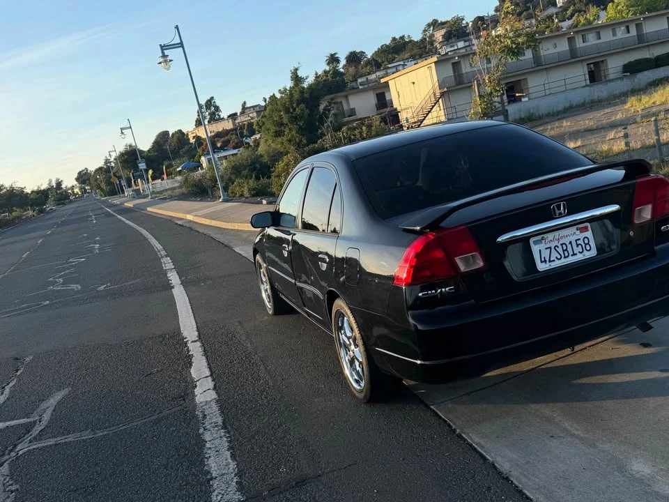 2002 Honda Civic 7th Gen - Image 2 of 12