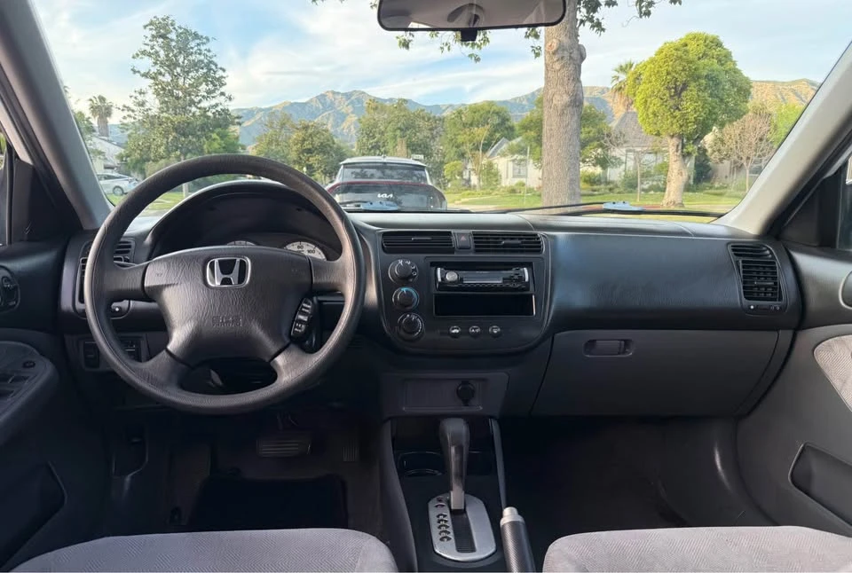 2002 Honda Civic 7th Gen - Image 8 of 15