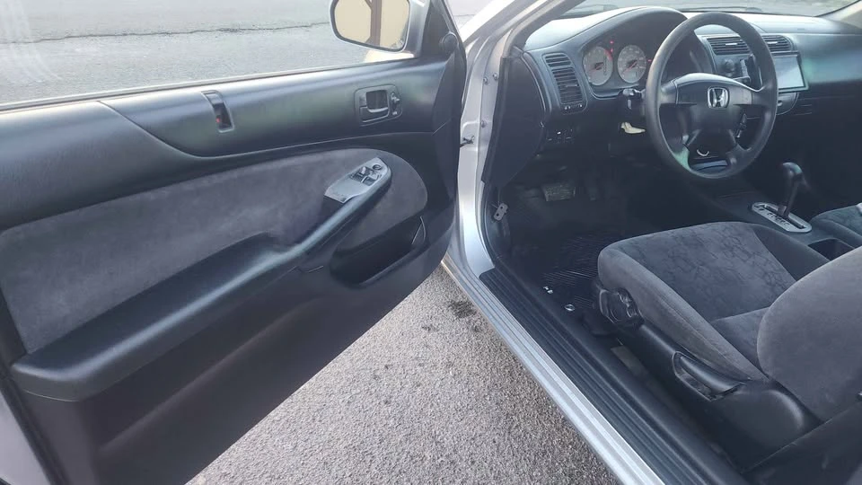 2002 Honda Civic 7th Gen - Image 8 of 17