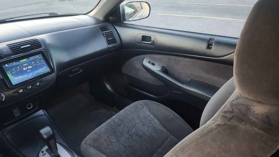 2002 Honda Civic 7th Gen - Image 9 of 17