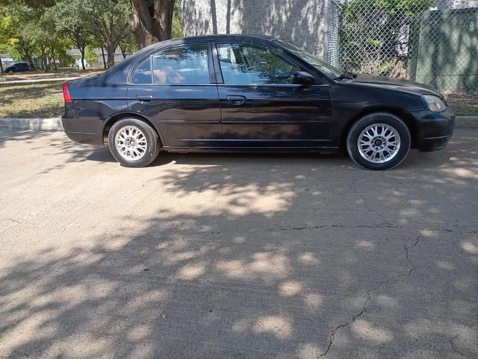 2002 Honda Civic 7th Gen - Image 3 of 13