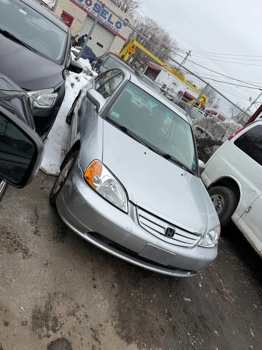 2002 Honda Civic 7th Gen - Image 2 of 8