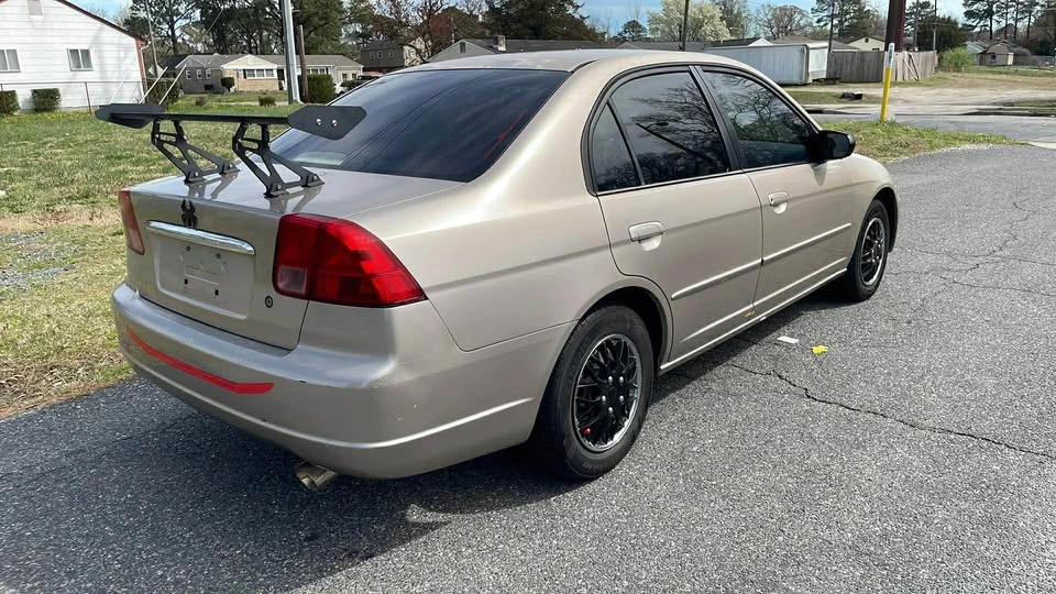 2002 Honda Civic 7th Gen - Image 2 of 9