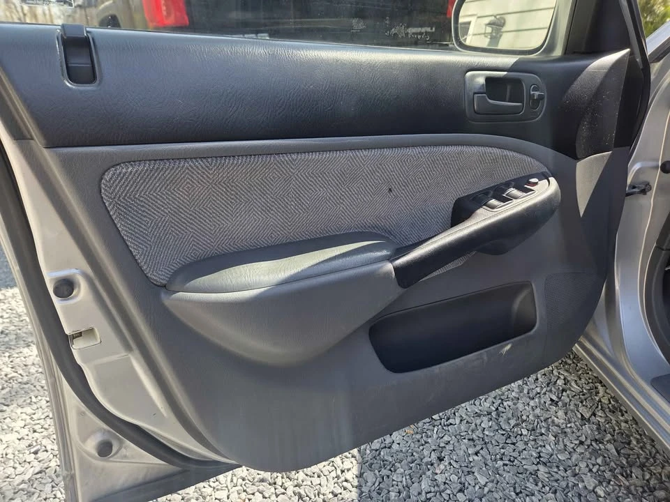 2002 Honda Civic 7th Gen - Image 13 of 18
