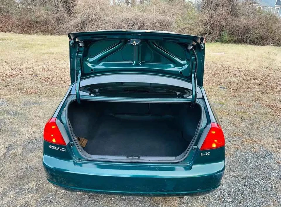 2002 Honda Civic 7th Gen - Image 3 of 9
