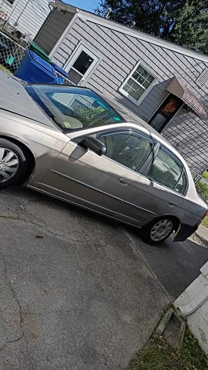 2002 Honda Civic 7th Gen - Image 2 of 4