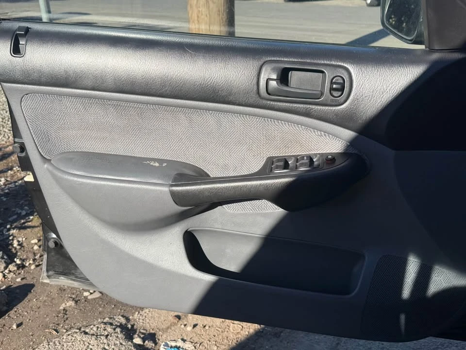 2002 Honda Civic 7th Gen - Image 8 of 12
