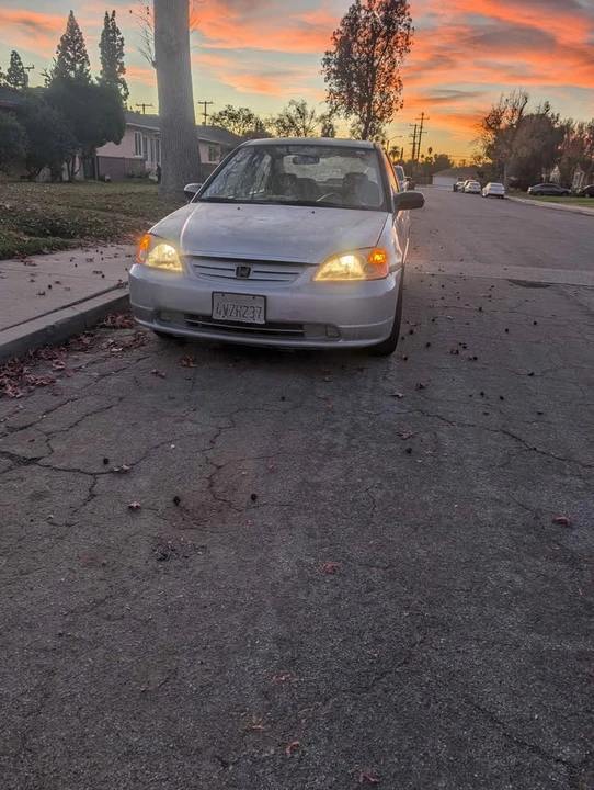 2002 Honda Civic 7th Gen - Image 2 of 9