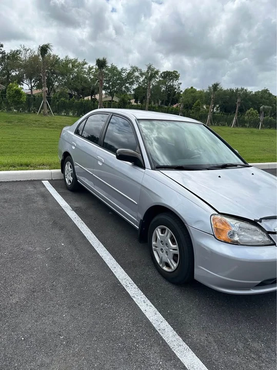 2002 Honda Civic 7th Gen - Image 2 of 10