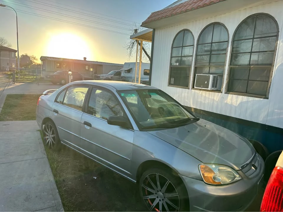 2002 Honda Civic 7th Gen - Image 2 of 3