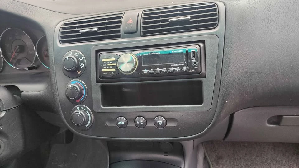2002 Honda Civic 7th Gen - Image 6 of 14