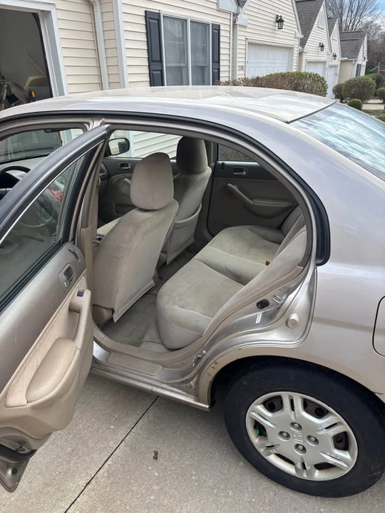 2002 Honda Civic 7th Gen - Image 2 of 6