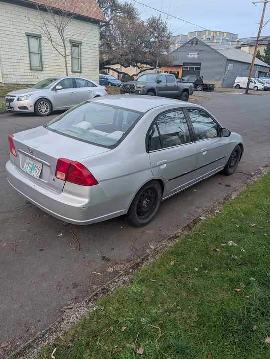 2002 Honda Civic 7th Gen - Image 2 of 8