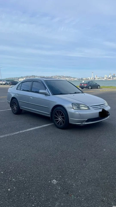 2002 Honda Civic 7th Gen - Image 2 of 9